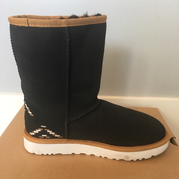 Ugg Suede Classic Rustic Black Ankle Booties Sz 6 - Picture 4 of 8